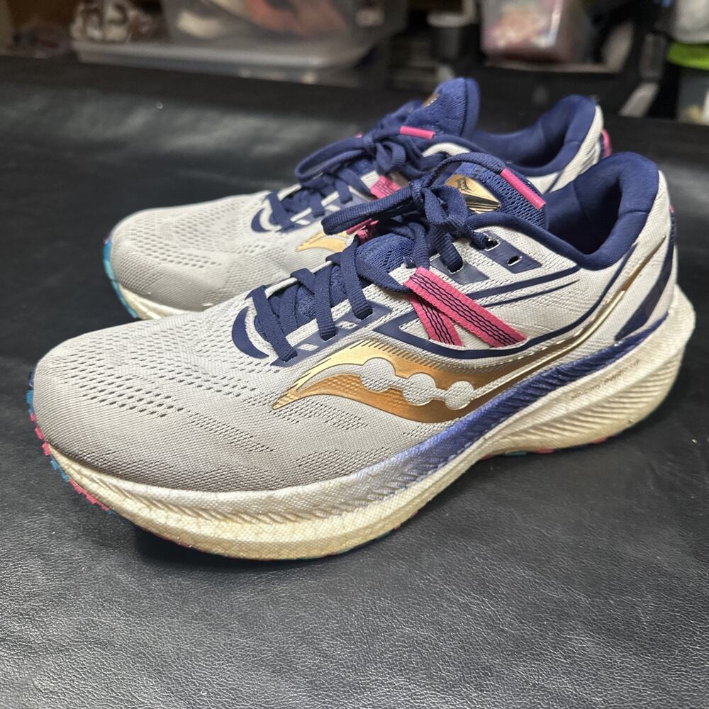 Saucony Triumph 20 running shoe In Gray And Dark Blue US Women's Size 10.5 825